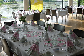 Bild zeigt Beispiel einer Tischdeko für Events im Kienzle-Treff