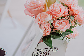 Blumenschmuck am Tisch im Kienzle-Treff